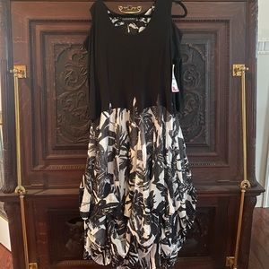 Stunning Talk of the Walk NWT cold shoulder dress